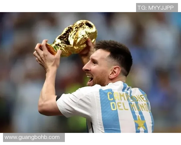 足球巨星手绘海报艺术呈现打造球场传奇人物的独特视觉魅力