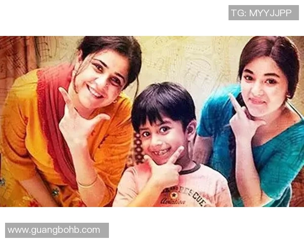 《谁是球场上的神秘巨星 揭开足球名将面纱的挑战赛》